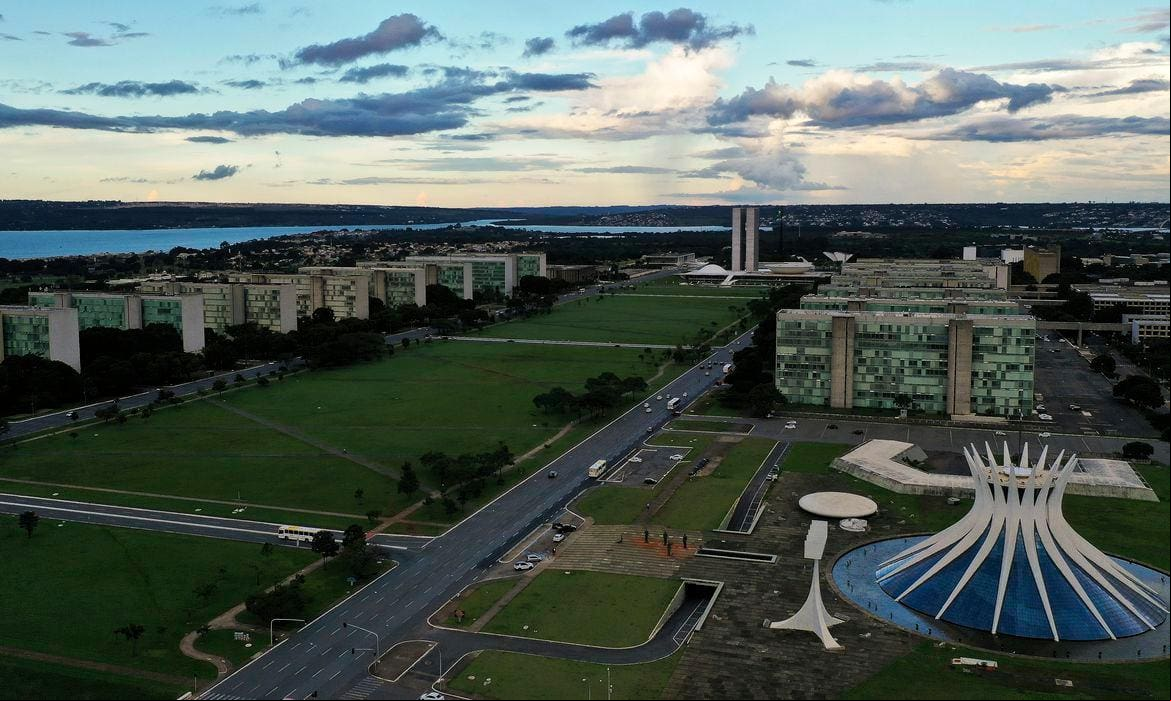 "O que de mais urgente precisa ser feito é a revisão das carreiras do funcionalismo público, com foco na meritocracia e na produtividade."
