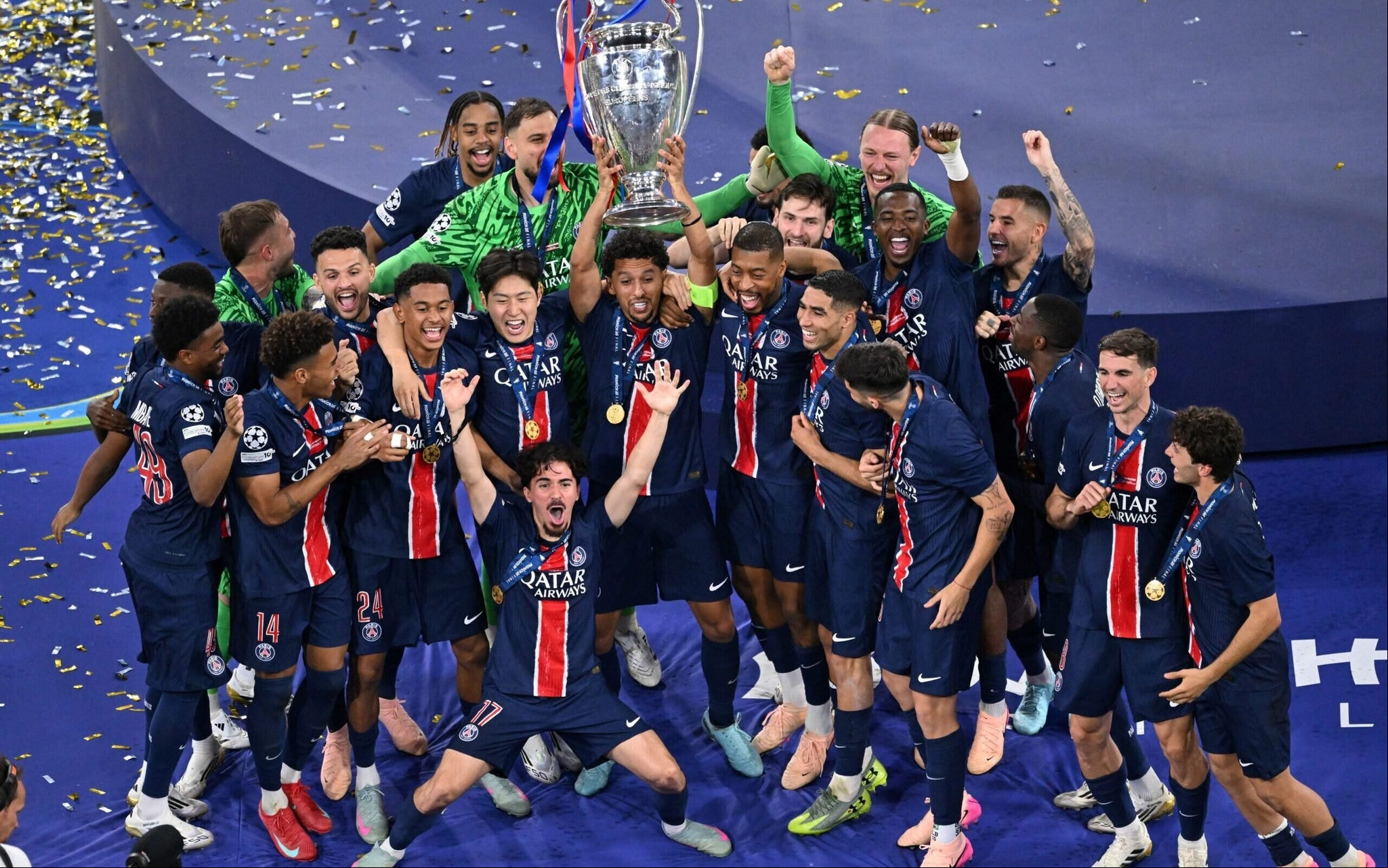 PSG foi campeão com Beraldo (Foto: Kirill KUDRYAVTSEV / AFP) PSG foi campeão com Beraldo (Foto: Kirill KUDRYAVTSEV / AFP)