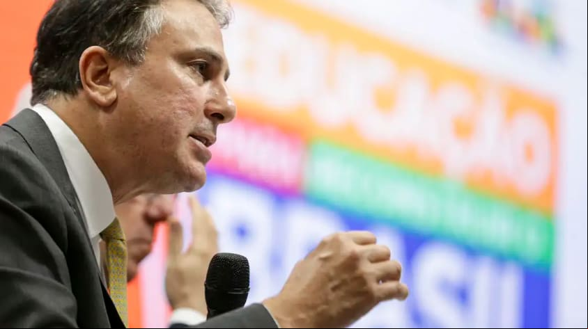 O ministro da Educação, Camilo Santana