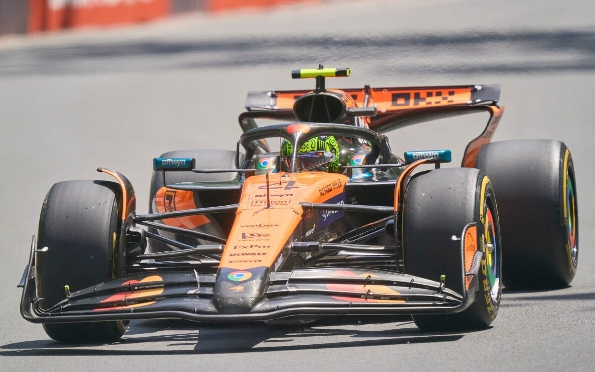 McLaren's British driver Lando Norris races during the third Lando Norris teve o melhor desempenho no TL3 (Foto: Geoff Robins / AFP)