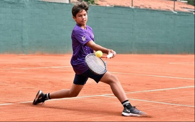Polonês será o rival de João Fonseca na estreia de Roland Garros (Foto: Piero CRUCIATTI / AFP)
