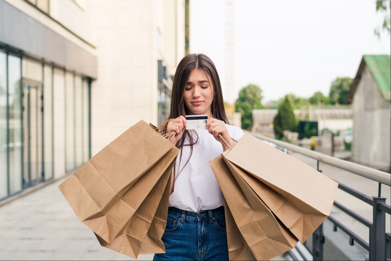 Compras compulsivas podem estar associadas a outros transtornos mentais 