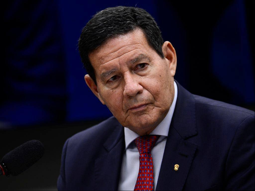 Hamilton Mourão, vice-presidente da República, defendeu subsídio para segurar preço da gasolina
