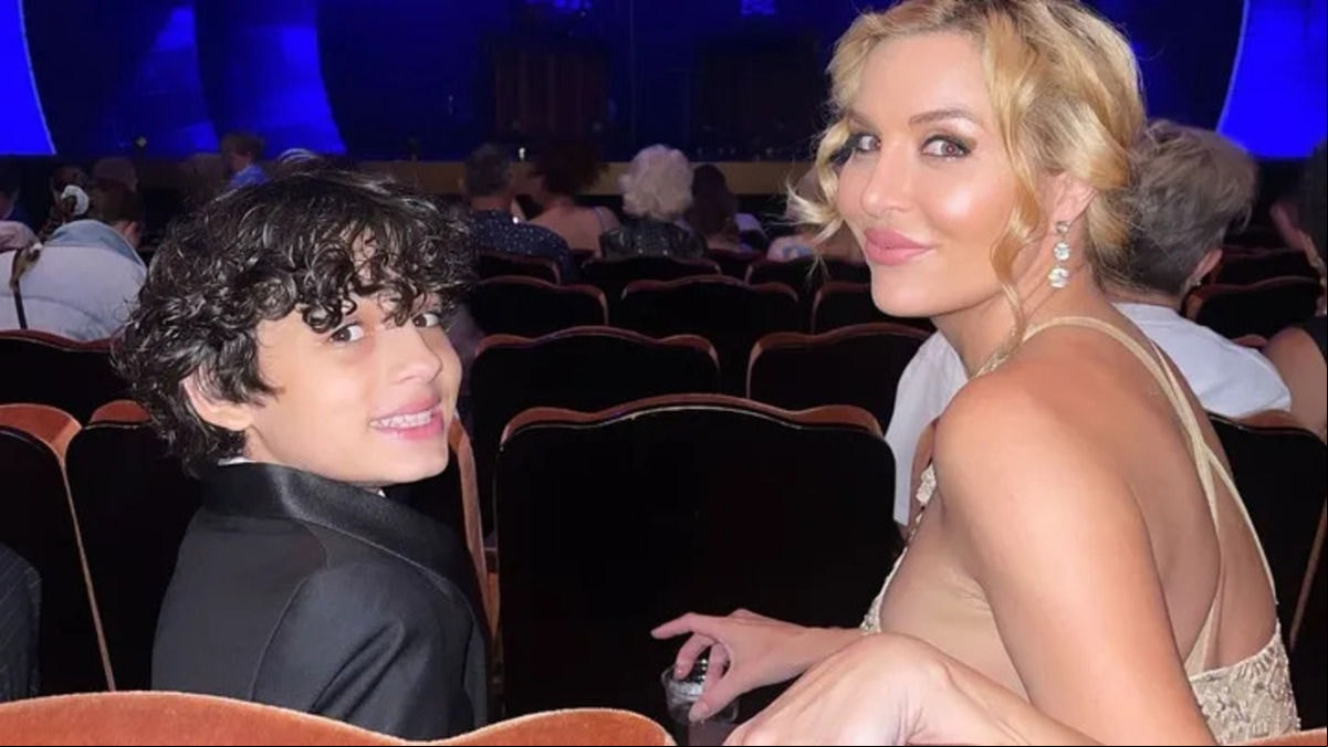 Clare McCann e o filho, Atreyu