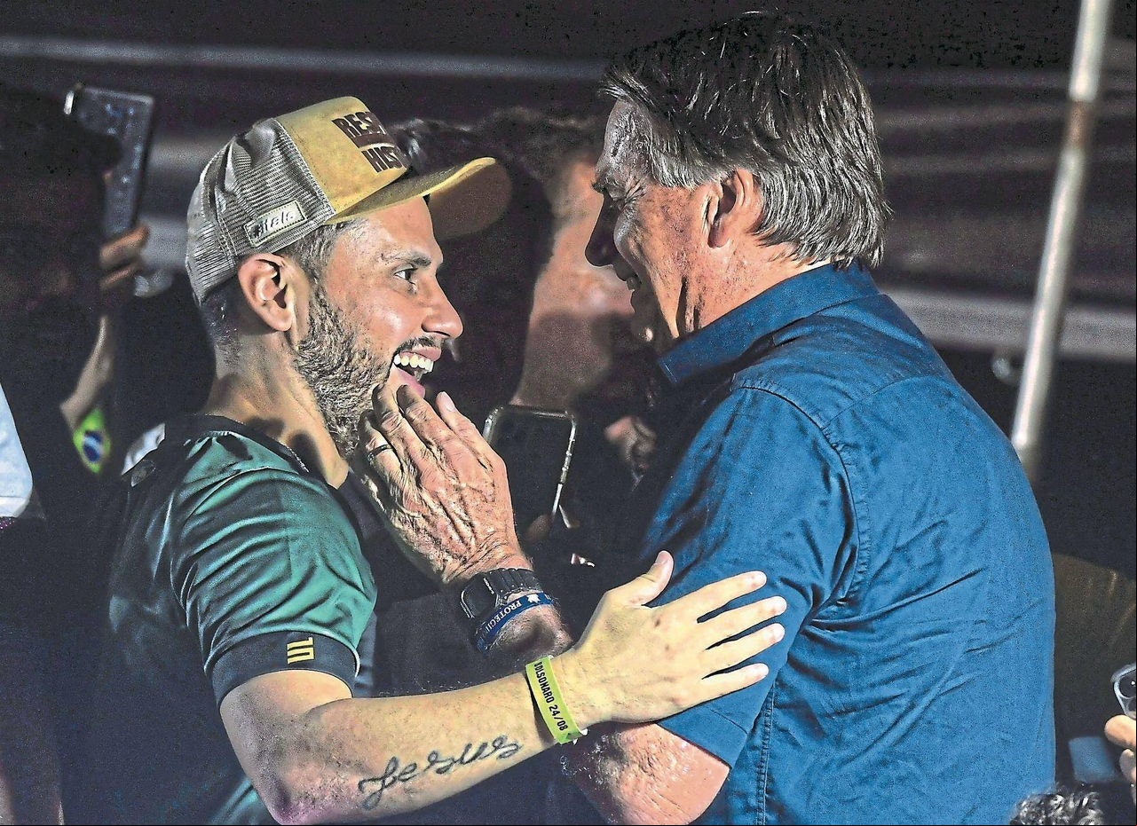 Senador Cleitinho Azevedo apoiou a reeleição de Jair Bolsonaro em 2022 e, depois disso, seguiu participando de eventos ao lado do ex-presidente