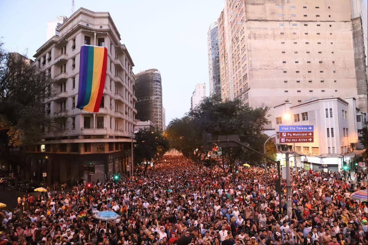 Parada do Orgulho LGBT agita a região central de Belo Horizonte Parada LGBTQIA+ de Belo Horizonte