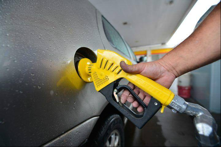 Petrobras reduziu preço da gasolina após 328 dias