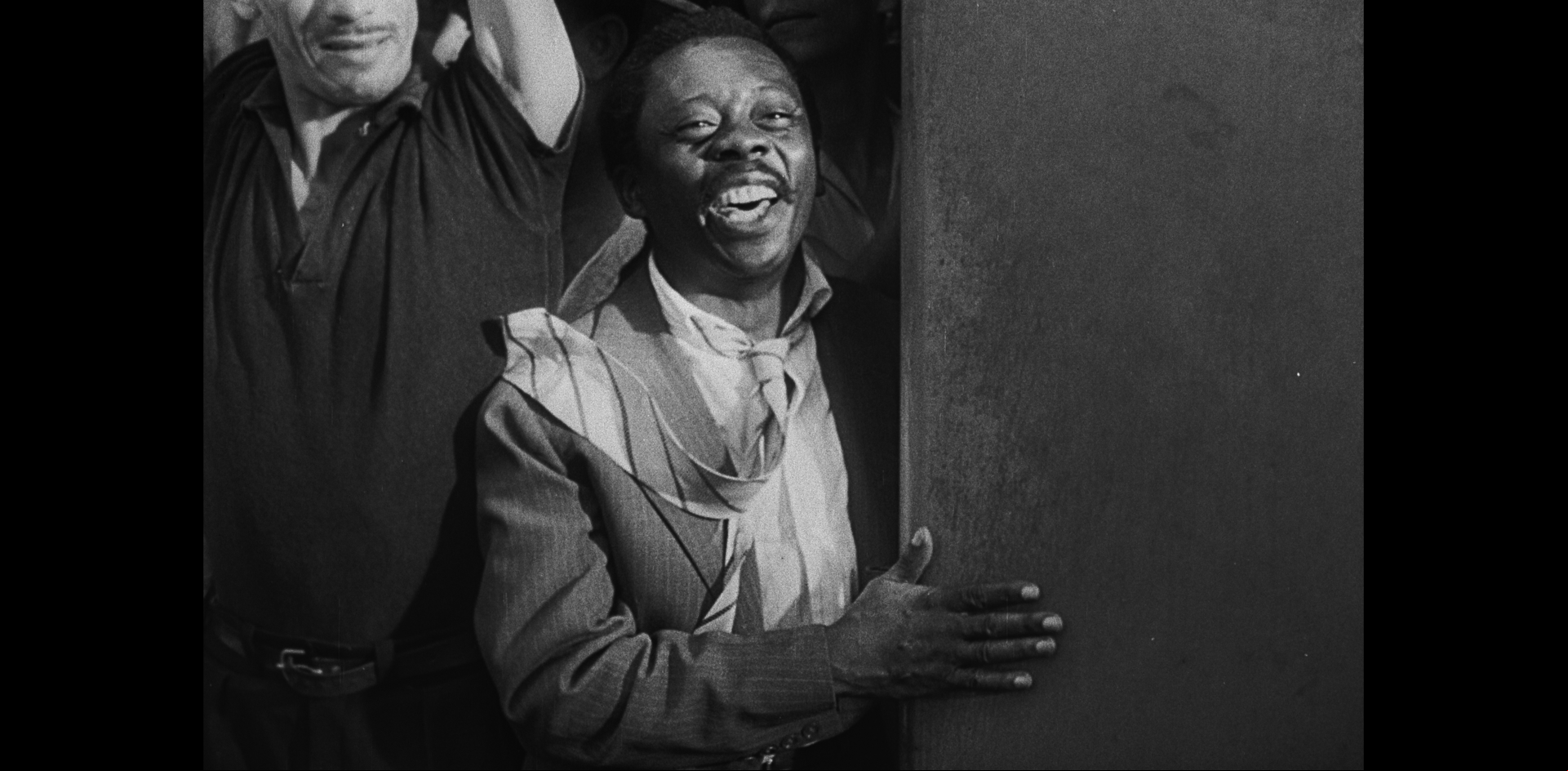 Cena do filme 'Rio, Zona Norte', Nelson Pereira dos Santos, em que Grande Otelo vive um sambista, é um dos destaques da programação