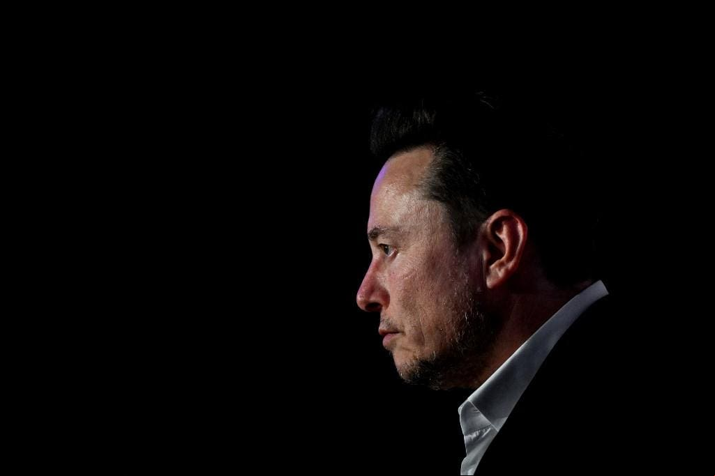 O bilionário Elon Musk, dono da rede social X, ou o fim de semana afrontando Alexandre de Moraes e o judiciário brasileiro O bilionário Elon Musk, dono da rede social X, ou o fim de semana afrontando Alexandre de Moraes e o judiciário brasileiro