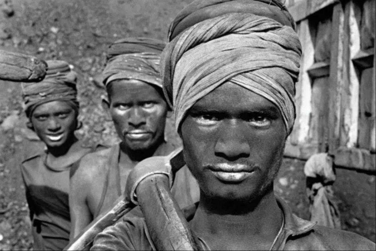 Foto de três trabalhadores rurais, da série Trabalhadores